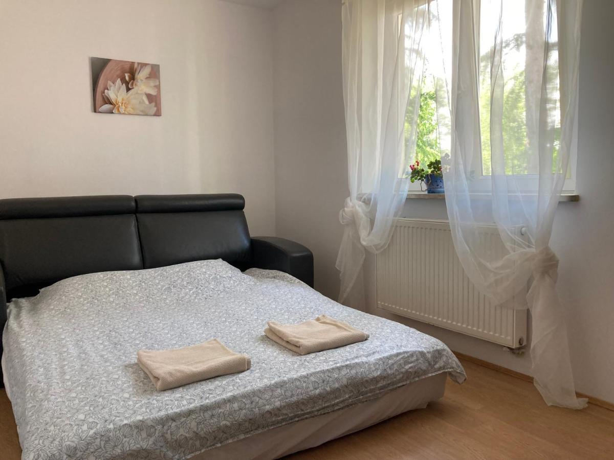 Dom Chotomow Apartment Luaran gambar