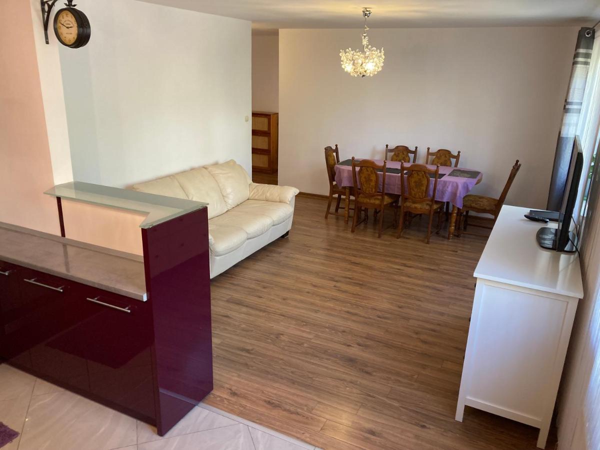 Dom Chotomow Apartment Luaran gambar